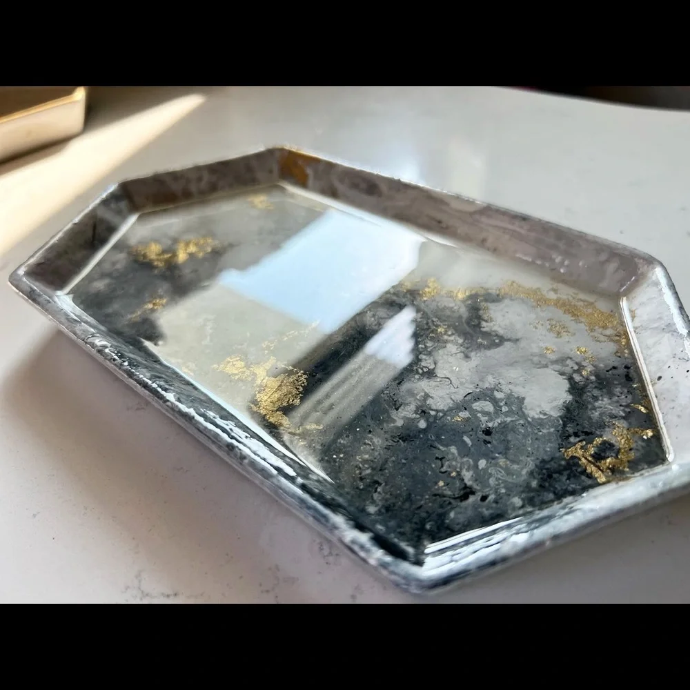 Marbled soap dish/trinket tray gold leaf